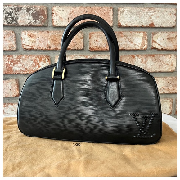 Authentic Louis Vuitton Epi Jasmine Women Handbag - Picture 2 of 14